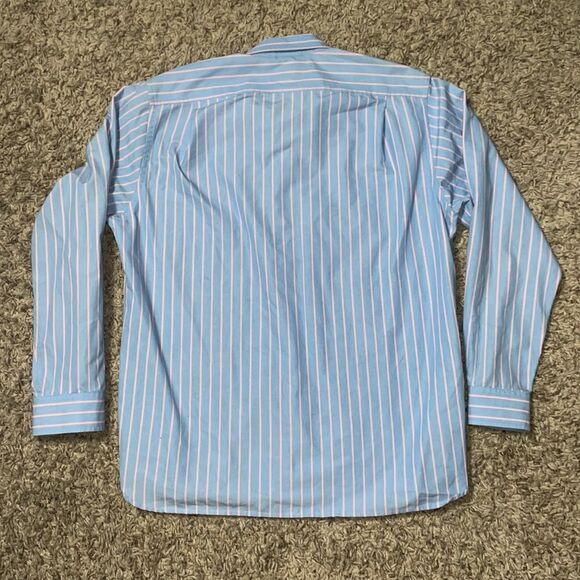 GAP Classic Fit Longsleeve Buttondown Shirt - Picture 2 of 6